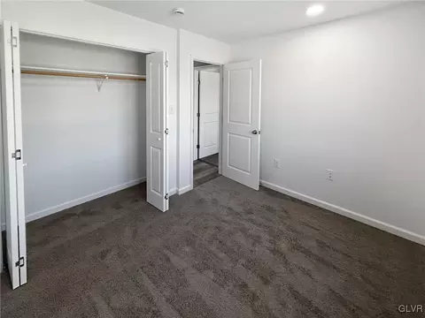 2448 Old Post Rd, Coplay, PA 18037 photo 15