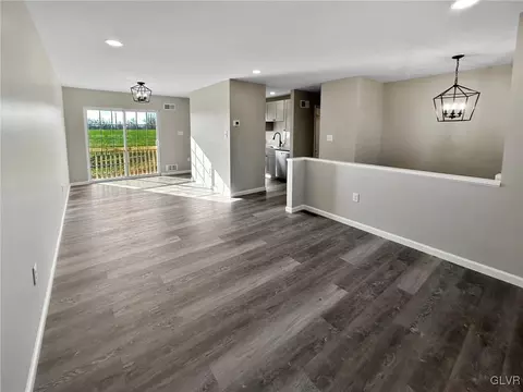 2448 Old Post Rd, Coplay, PA 18037 photo 8
