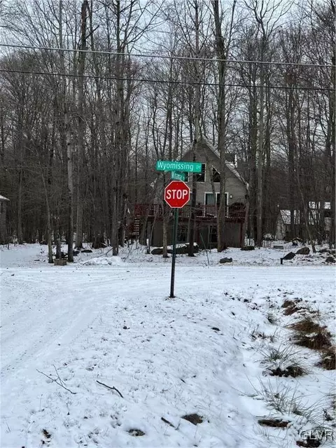 5108 Winamac Dr, Coolbaugh Twp, PA 18347