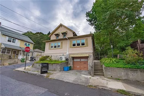 2285 Yost Ave, Bethlehem, PA 18015