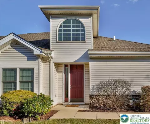 9 Moor Dr, Palmer Township, PA 18045