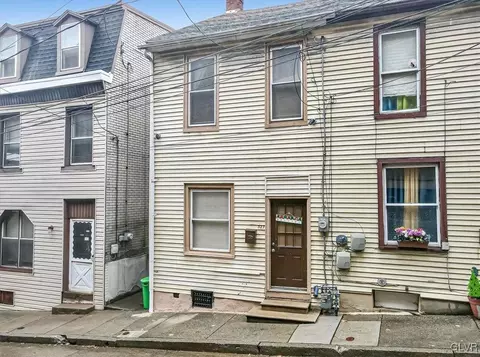 327 N Penn St, Allentown, PA 18102