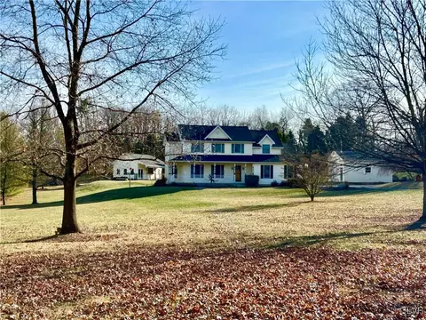 840 Blue Mountain Dr, Walnutport, PA 18088