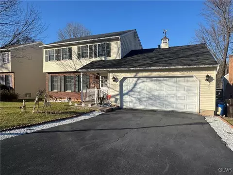 204 Fairway Dr, Reading, PA 19606