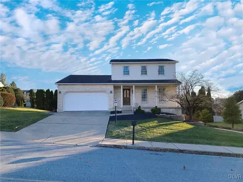 1303 Barrington Dr, Northampton, PA 18067