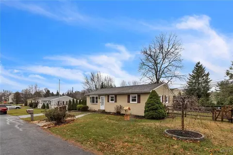 5546 Merry Ln, Allentown, PA 18104