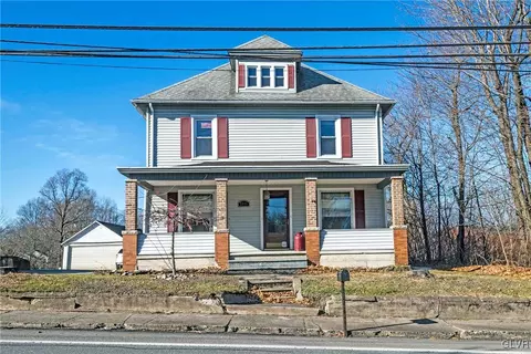 2448 N Delaware Dr, Mount Bethel, PA 18343