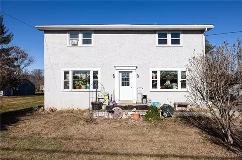 1873 Tollgate Rd, Palm, PA 18070