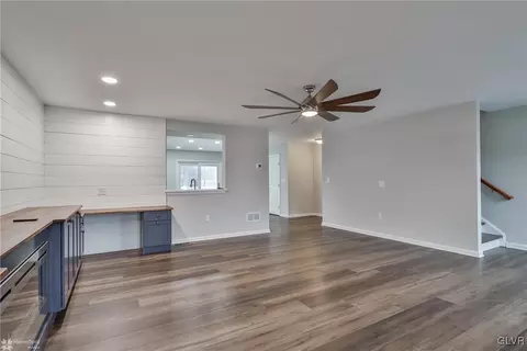 1610 Clauser St, Hellertown, PA 18055 photo 12