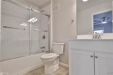 1610 Clauser St, Hellertown, PA 18055 photo 24