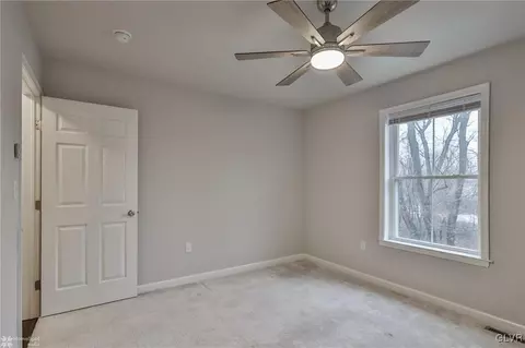 1610 Clauser St, Hellertown, PA 18055 photo 26