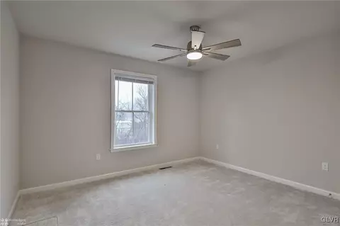 1610 Clauser St, Hellertown, PA 18055 photo 25