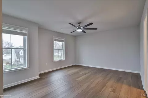 1610 Clauser St, Hellertown, PA 18055 photo 22