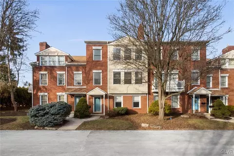 2335 Fox Meadow Dr, Allentown, PA 18104