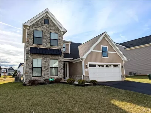 6812 Sycamore Dr, Bath, PA 18014