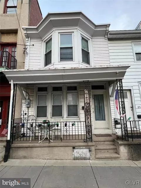 23 S 4th, Hamburg, PA 19526