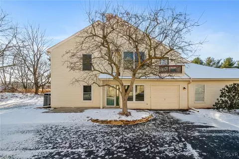 120 Lindfield Cir, Macungie, PA 18062