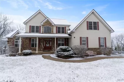 3179 Westwoods Pl, North Whitehall Twp, PA 18069