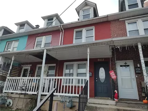208 Clearfield St, Freemansburg, PA 18017