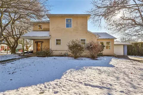 2 Westgate Ave, Palmer Township, PA 18045