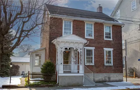 120 E Center St, Nazareth, PA 18064