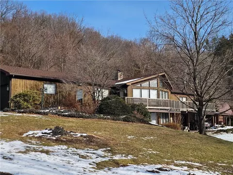 800 Copella Rd, Bath, PA 18014