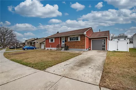 1822 Pelham Rd, Bethlehem, PA 18018