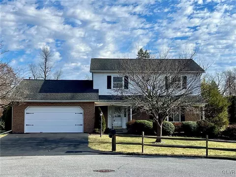 4246 Greenwood Ct, Bethlehem, PA 18020