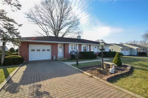 4628 Sieger Rd, South Whitehall Twp, PA 18069