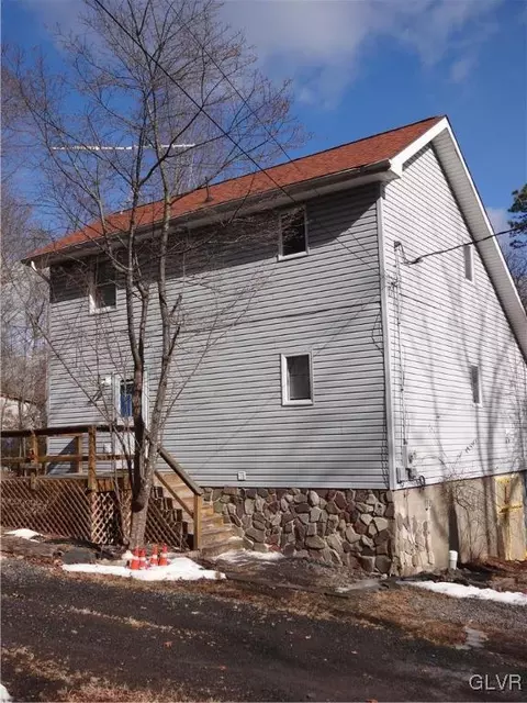 114 Dogwood Trl, Pocono Twp, PA 18355