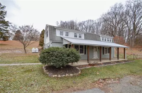 21 W Adams Ln, Alburtis, PA 18011