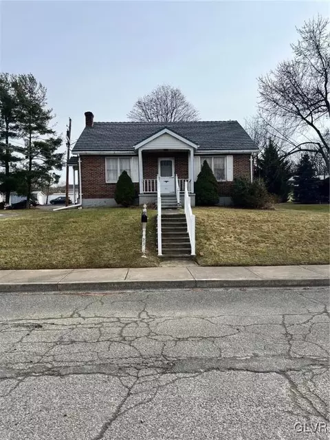 23 Buttonwood St, Macungie, PA 18062