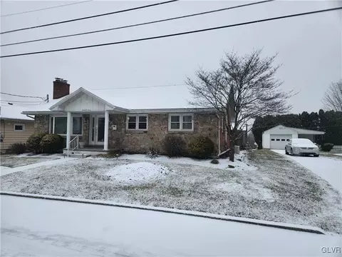 707 E 18th St, Northampton, PA 18067