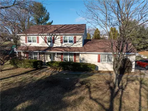 1287 Country Club Rd, Wescosville, PA 18106