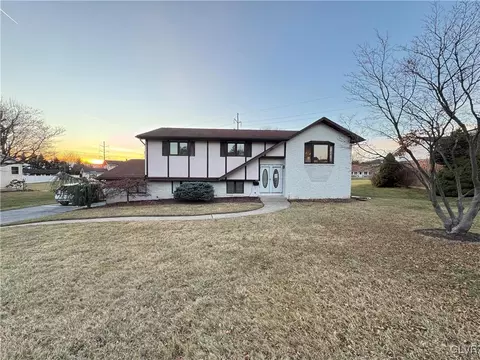 4320 Black Dr, Egypt, PA 18052