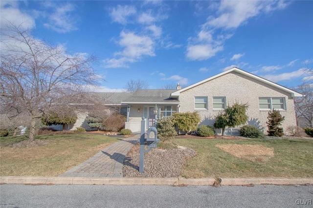 7213 Kingstead Dr, Slatington, PA 18080