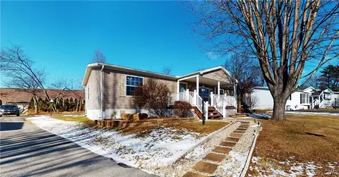 4168 Bunker Hill Ln W, Walnutport, PA 18088