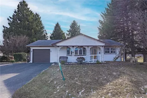 2853 Mountain View Dr, Bath, PA 18014