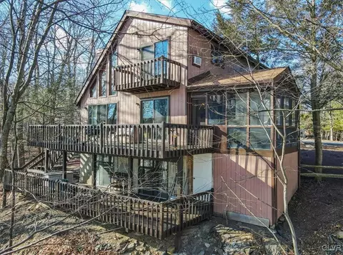 228 Overlook Dr, Analomink, PA 18320