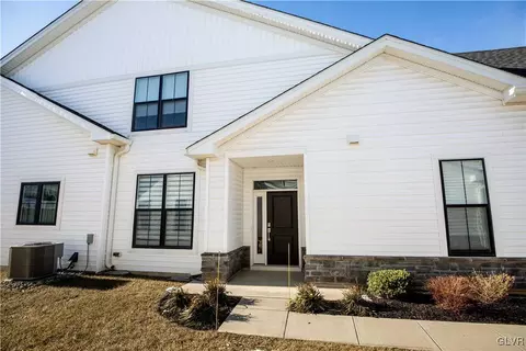 6972 Pine Ln, Bath, PA 18014 photo 2