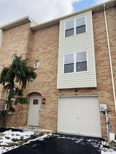 348 Avi Dr, Alburtis, PA 18011