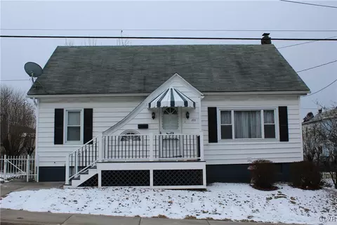 272 5th St, Coaldale, PA 18218