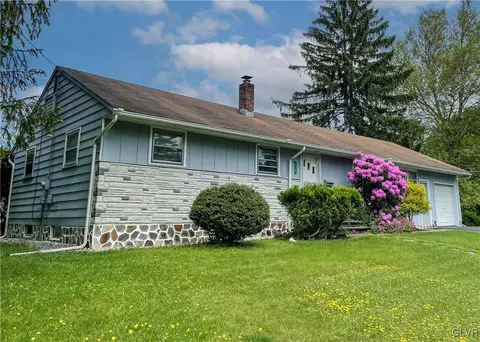 115 Hemlock Rd, Stroudsburg, PA 18360