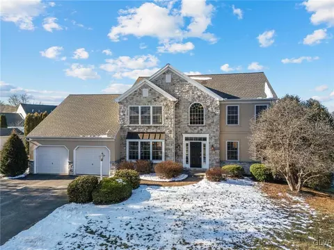 4280 English Way, East York, PA 17402