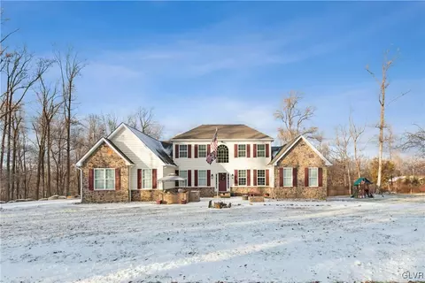 1752 Clarion Ln, Upper Black Eddy, PA 18972