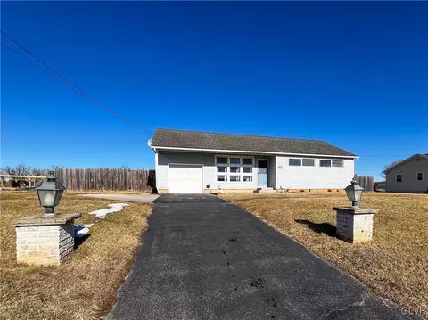 90 Nor Bath Blvd, Northampton, PA 18067