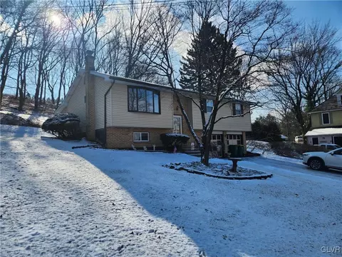 2352 Gruver Ave, Palmer Township, PA 18045