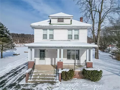 82 River Rd, Tamaqua, PA 18252