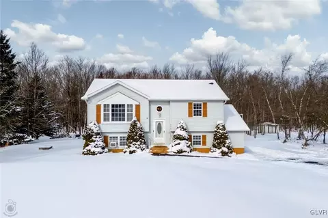 209 Center Dr, Blakeslee, PA 18610