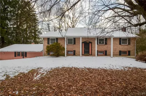 5792 Shady Ln, Bath, PA 18014